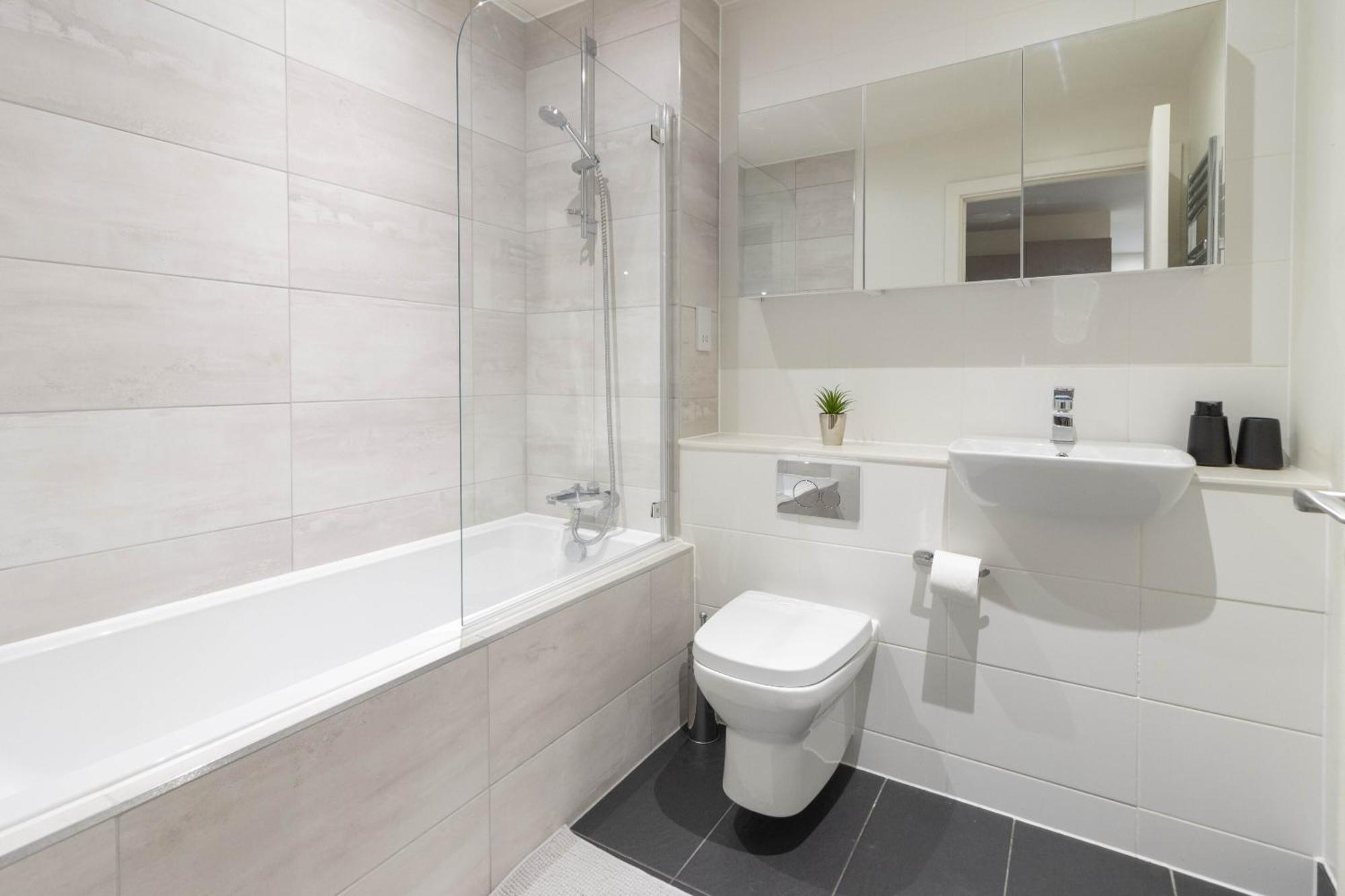 Linacre 11 - Modern 2 Bed Behind The Cathedral With Free Parking And Fast Wifi Leilighet Exeter Eksteriør bilde